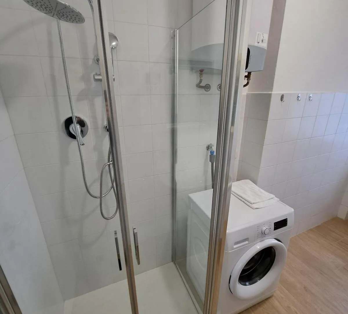 Giulia 1 Apartment Parma Italy